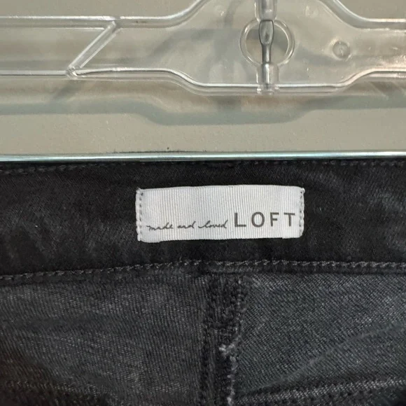 LOFT Women's Black Crop Leg Jeans - Picture 2 of 7